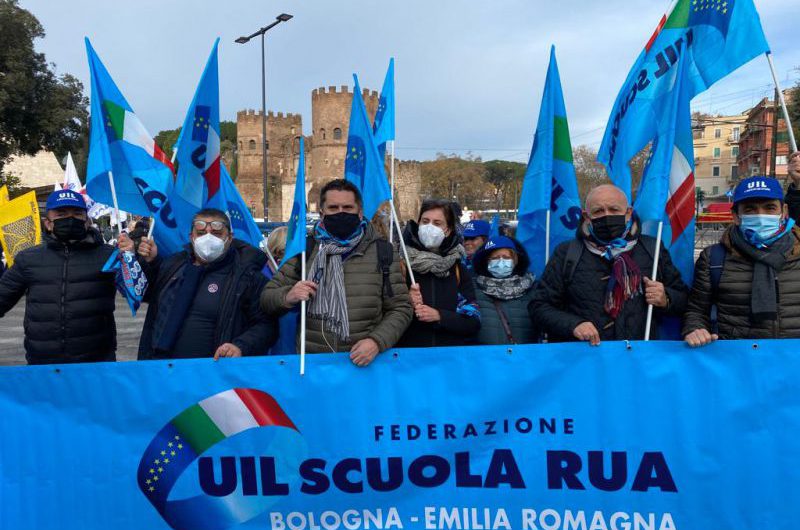 10 DICEMBRE SCIOPERO SCUOLA | Sciopero lavoratori del settore scuola (VIDEO)