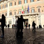 MANIFESTAZIONE DEL 30 MAGGIO | Si cambia piazza, il divieto viene dalla Questura. Turi: “A chi non piace questa scuola?”