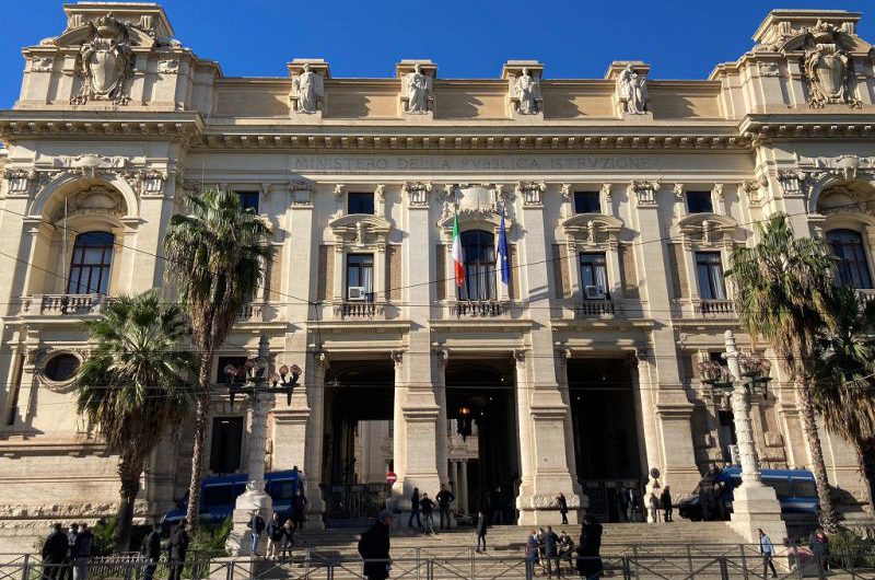 Immissioni in ruolo ATA, Uil Scuola: “Autentica emergenza. Servono provvedimenti straordinari per coprire tutti i posti vacanti”