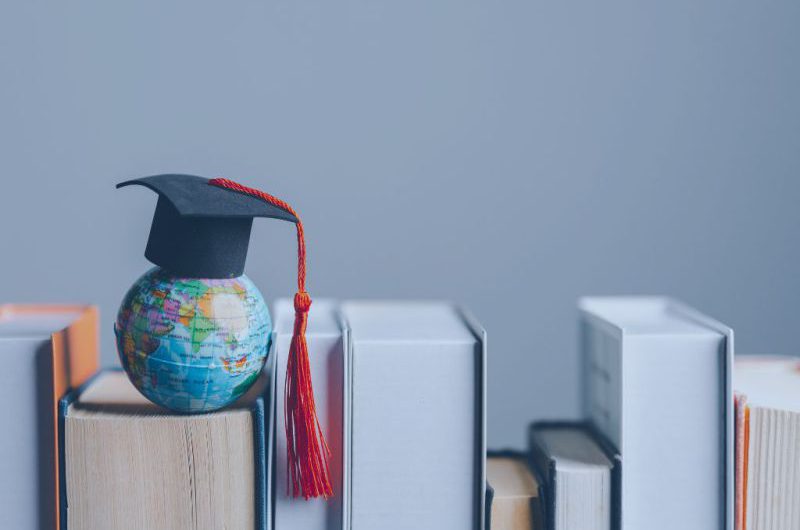 Uil Scuola: “Corsi abilitanti nei tempi giusti e con costi equi. Servono soluzioni per i permessi studio”