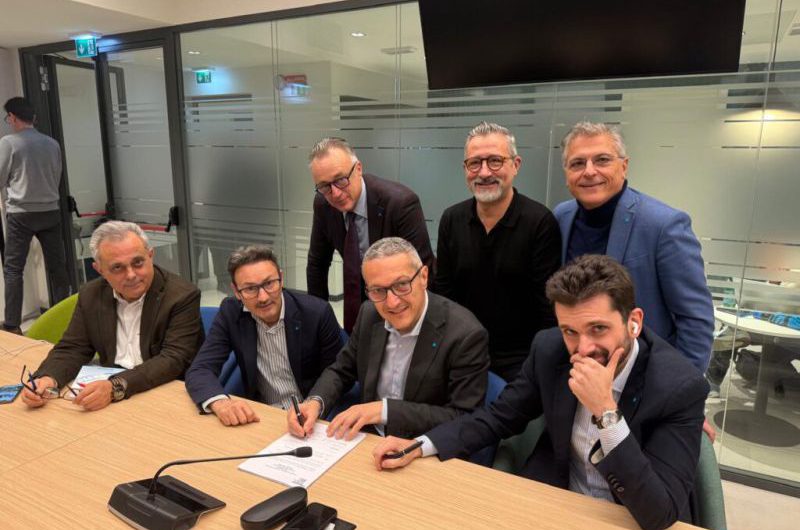 CCNL 2022-24, arriva la firma definitiva. D’Aprile: “Aumenti e arretrati in busta paga da gennaio, ora a lavoro per il rinnovo 25-27”